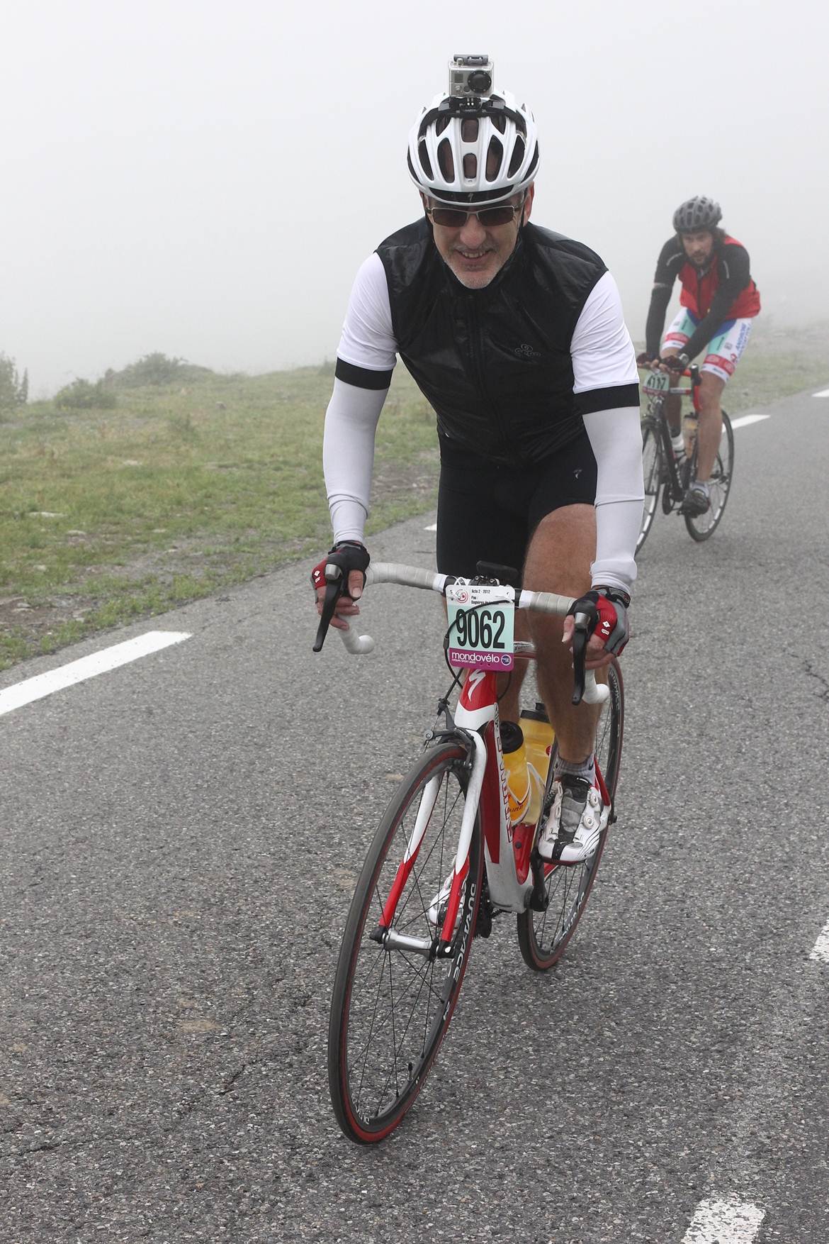 Simon lewis to ride in Three Men On A Bike 2012